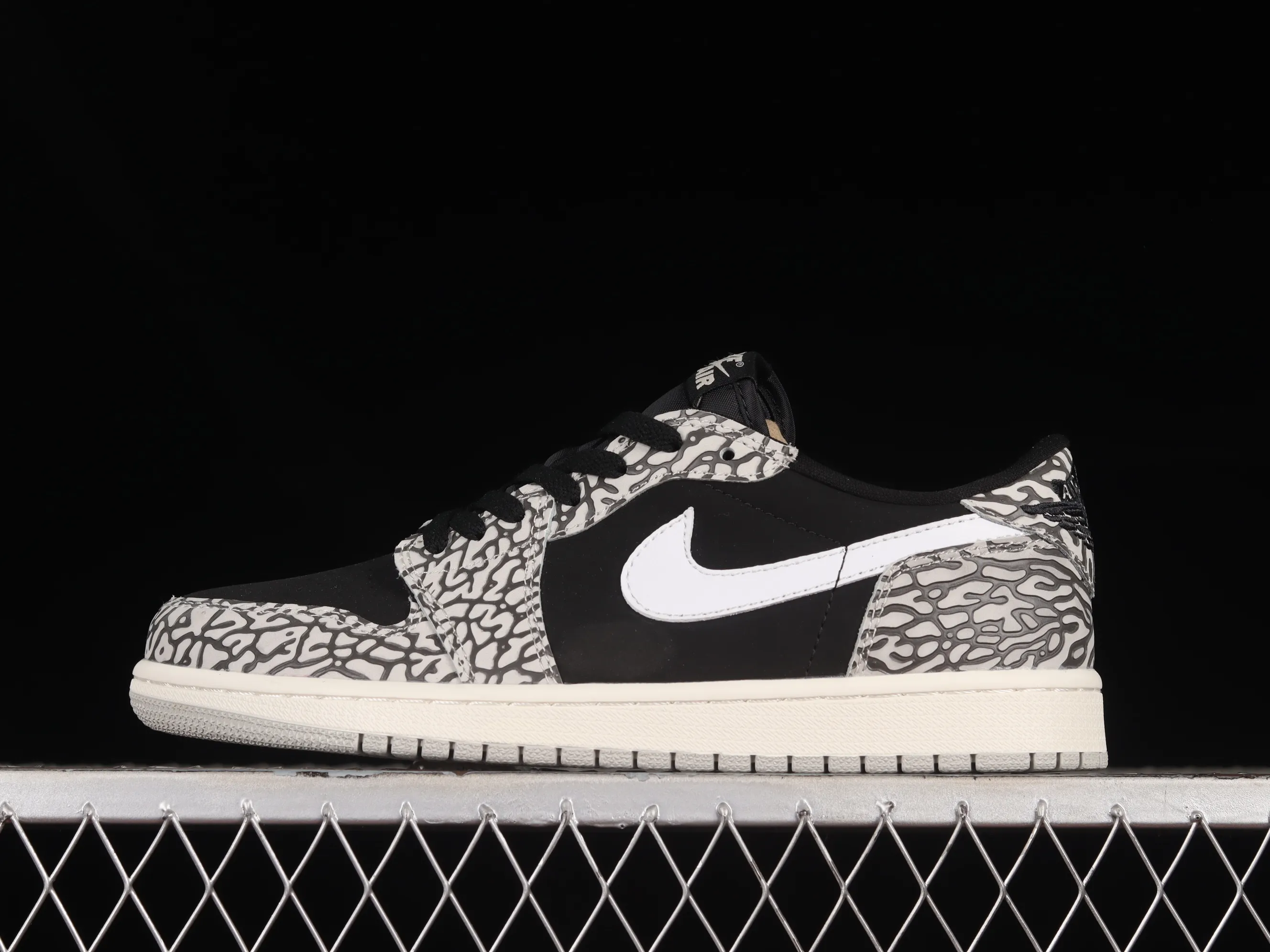 All categories Air Jordan Jordan series basketball shoes Air Jordan 1 Low Z version Air Jordan 1 Low OG "Black Cement" AJ1 Joe 1 black cement low-top cultural casual sneakers CZ0790-001